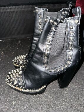 Cape Robbin Black Studded Spike Toe Chelsea Heeled Boots